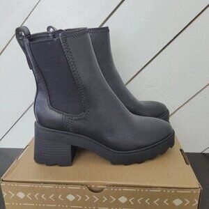 NWT Zodiac Teresa Chelsea Black Ankle Boots Size 7.5 Womens Faux Leather Chunky